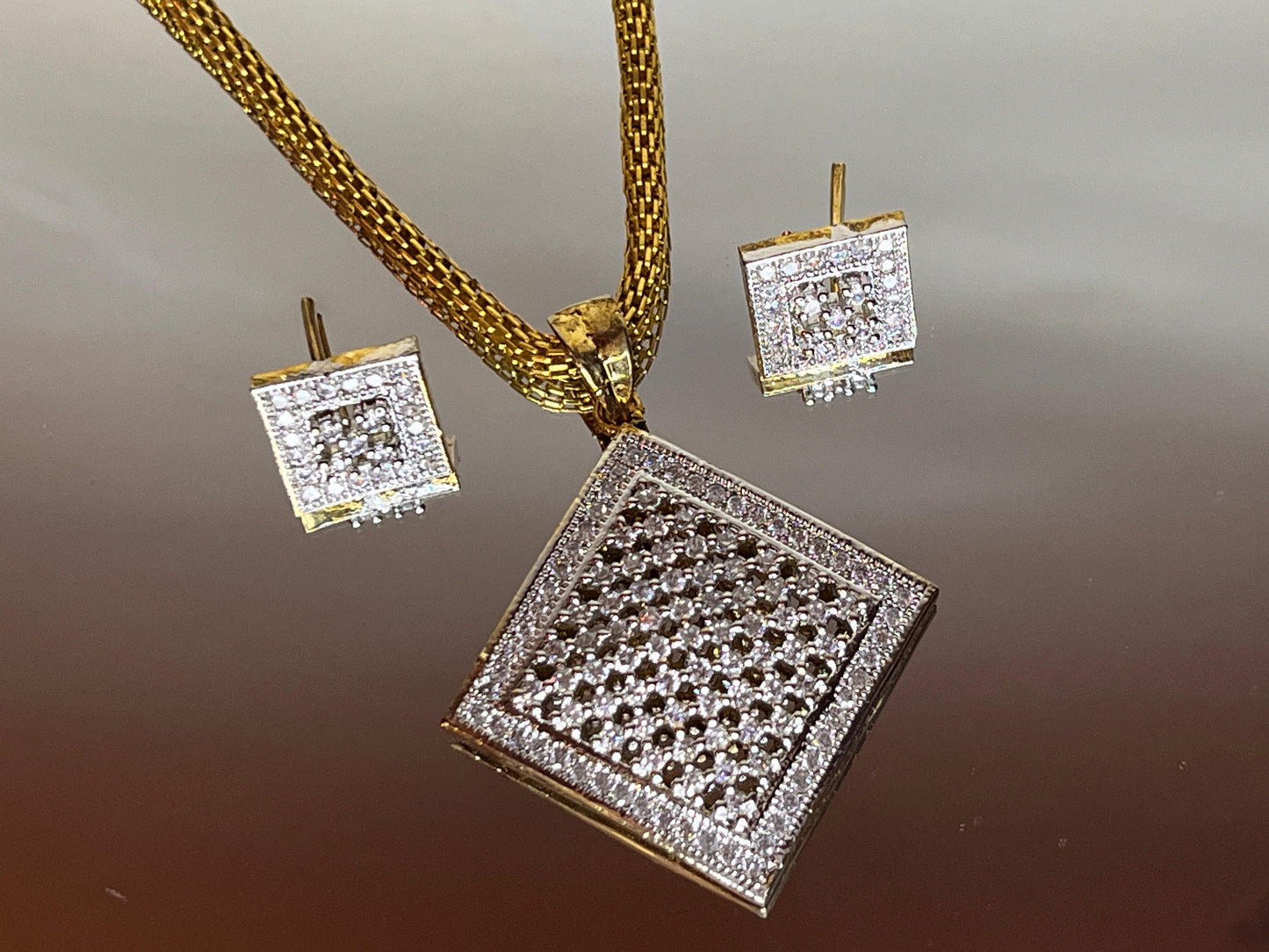 Diva Radiance Square Symphony Set