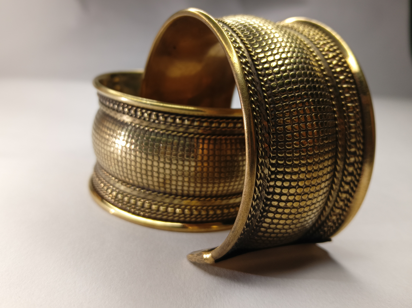 Gilded Grace Hand Cuff [ Single ]